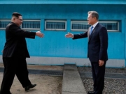 Исторический саммит: Впервые за 65 лет на границе встретились лидеры КНДР и Южной Кореи