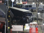 Теракт в Берлине: полиция считает, что наезд грузовика на людей был умышленным
