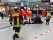 В Дюссельдорфе на вокзале неизвестный с топором напал на людей, есть пострадавшие