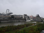 Обвал моста в Италии: погибли по меньшей мере 20 человек