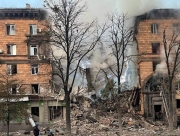 Россияне ударили ракетами по жилым домам в Запорожье