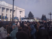 В центре Киева начался митинг за импичмент Порошенко
