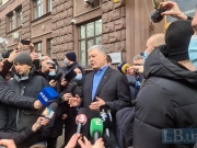Порошенко прибыл на допрос в ГБР, но отказался давать показания