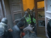 В результате столкновений под Октябрьским дворцом в Киеве пострадали 60 нацгвардейцев