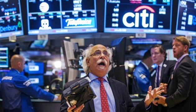 Богатейшие люди мира за день потеряли более $100 млрд
