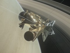 Зонд Cassini совершил уникальный маневр у Сатурна