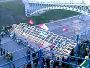 Евромайдан в Киеве обносят колючей проволокой