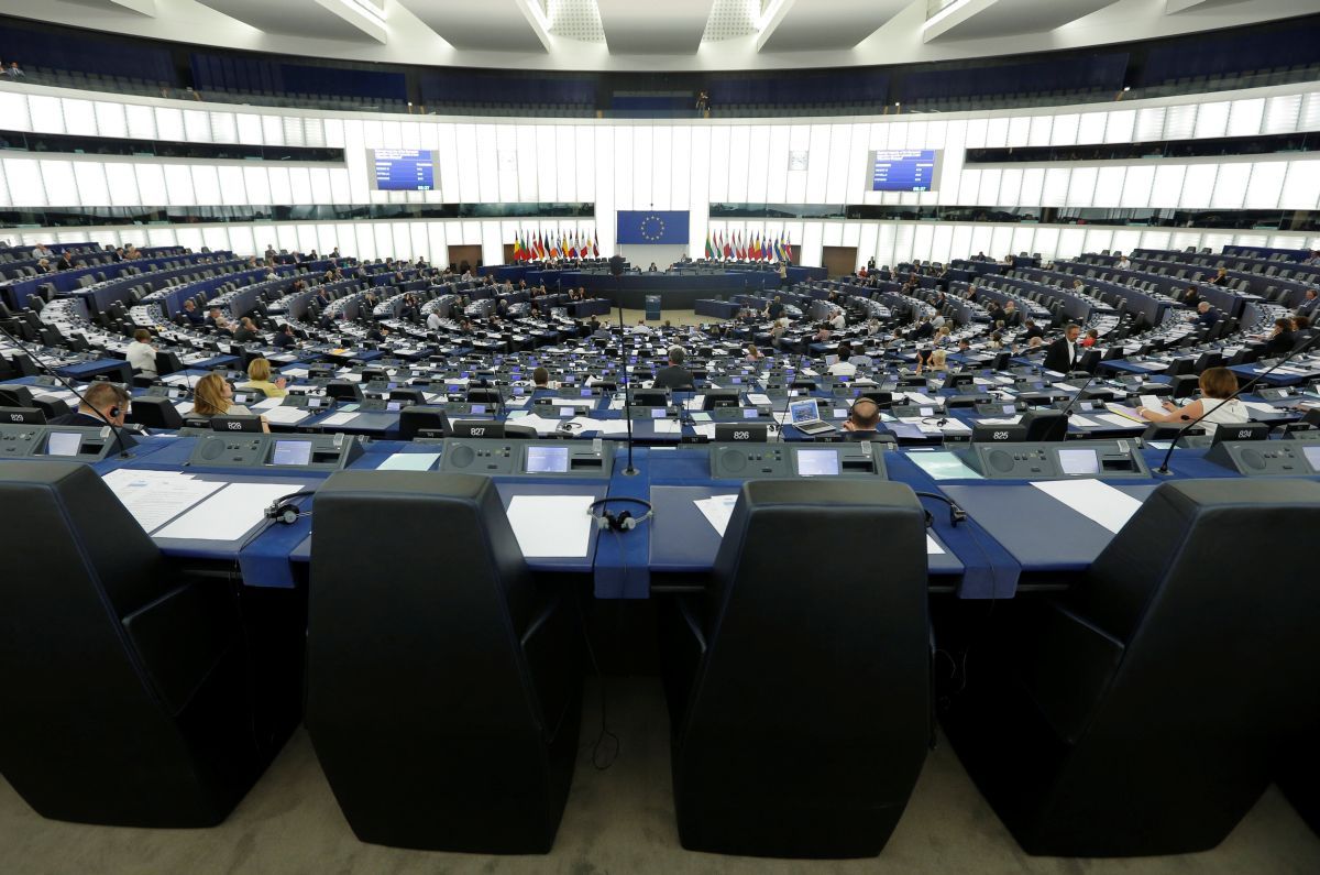 Европарламент принял резолюцию по Сенцову