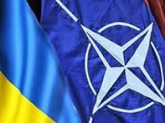 Порошенко пообещал подписать законопроект о курсе Украины на членство в НАТО