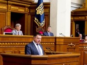Янукович в Раде принял присягу судей Конституционного суда под крики «Юле — волю!»