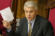 Литвин подписал новый закон о выборах и передал его Ющенко