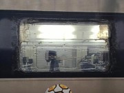 Пассажир: В скоростном Hyundai окно заклеили скотчем