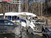 В Киеве столкнулись маршрутка и два автомобиля: 1 человек погиб, 11 травмированы