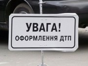Смертельное ДТП в Киеве: джип врезался в маршрутку на остановке