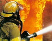 В Киеве на территории завода произошел крупный пожар