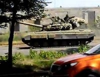 На Славянск движется колонна российских КамАЗов, по Горловке проехали танки
