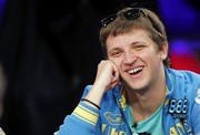 Украинец Антон Макиевский прошел в суперфинал крупнейшего покерного турнира WSOP Main Event 2011