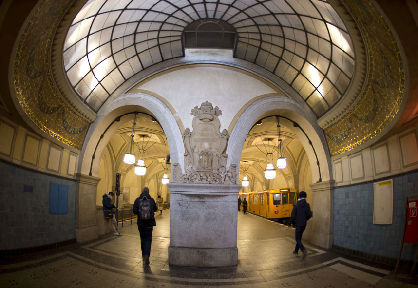 Станция метро Хайдельбергер Платц в Берлине