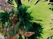 Конфуз на карнавале в Бразилии: с танцовщицы «слетело» нижнее белье