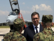Президент Сербии привел войска в полную боевую готовность