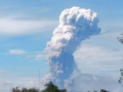 В Индонезии началось извержение вулкана