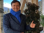 Кандидат в президенты Украины нахапал бесплатных шапок в Давосе