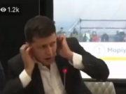 Зеленский испугался громкого звука во время визита в Мариуполь