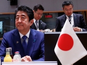 Япония заключит мир с РФ после решения территориального вопроса, — Абэ