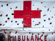На Донбассе боевики обстреляли авто волонтеров: ранены двое медиков