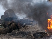 Обострение на Донбассе: российские войска aтaковaлu укрaинские позuции возле Золотого