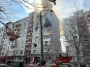 В Запорожье под ракетный удар попали многоэтажные дома: есть погибший и раненые
