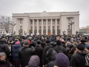 Под Верховной Радой митингуют верующие УПЦ МП