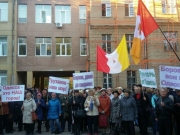 В Одессе проходит митинг против итогов выборов мэра Одессы