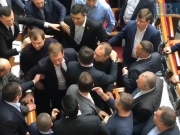 Первая потасовка депутатов в Раде нового созыва: появилось видео