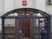 Россия эвакуирует семьи дипломатов из Украины — New York Times