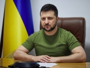 Зеленский распустил украинскую делегацию в ТКГ