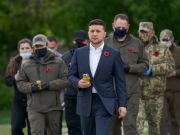 Зеленский на российско-украинской границе почтил память погибших во Второй мировой войне
