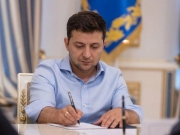 Зеленский подписал закон о продлении особого статуса ОРДЛО