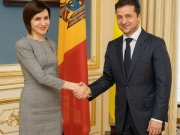 Зеленский поздравил Санду с победой на выборах президента Молдовы