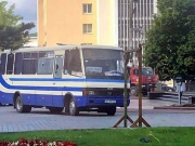 В Луцке вооруженный мужчина захватил автобус с заложниками