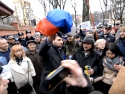 Парасюк растоптал и сжег флаг РФ на территории российского консульства
