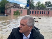 В оккупированном Крыму затопило Керчь, Аксенов плавал по улицам на лодке