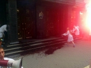Генеральную прокуратуру залили кровью
