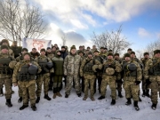Порошенко побывал на передовой вблизи Горловки и поздравил военных с Днем ВСУ