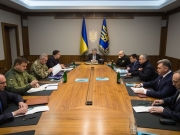 Порошенко созвал внеочередное заседание военного кабинета СНБО из-за ситуации в Луганске