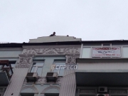 Обыски у Саакашвили: политик появился на крыше дома