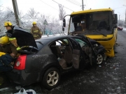 В Мариуполе произошло ДТП: 1 погибший и 8 травмированных