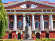 В Киеве демонтировали памятник Суворову