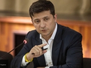 Зеленский поручил Кабмину погасить долги перед учителями и врачами