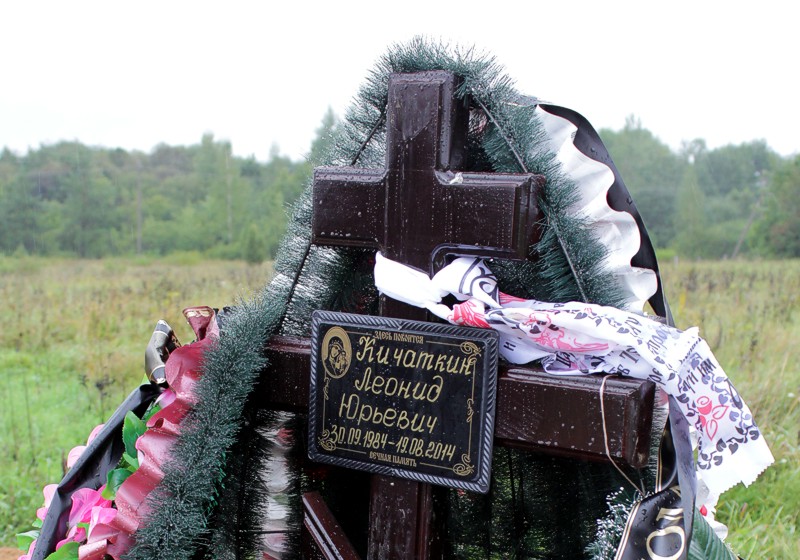 Сколько погибло псковских. Кладбище псковских десантников погибших на Украине. Псковские десантники Выбуты. Выбуты Псков кладбище десантников.